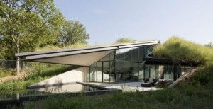 Edgeland House