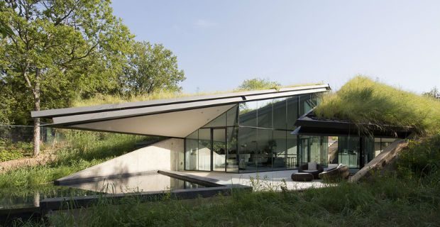Edgeland House