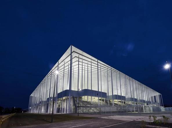 stadio di Bordeaux Herzog & de Meuron vista di notte