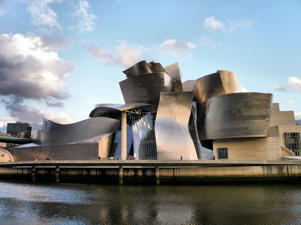 Guggenheim Museum- Bilbao - Franck O. Gehry