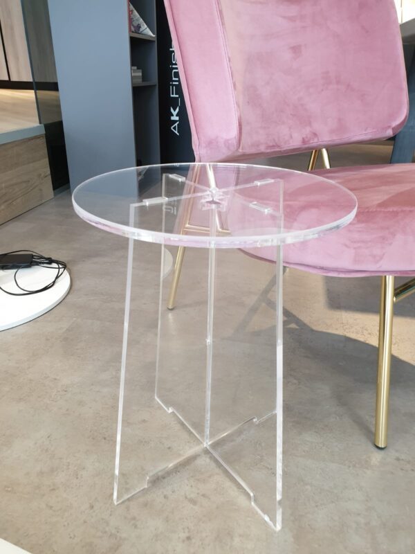 Tavolino in plexiglass