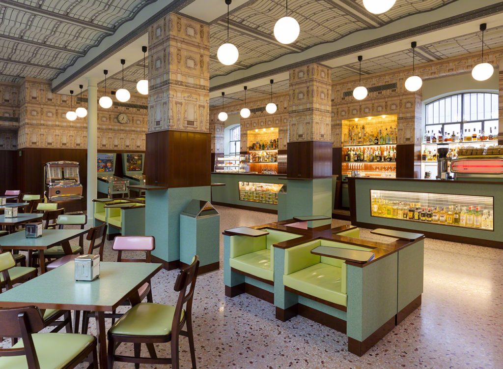 fondazione prada bar luce