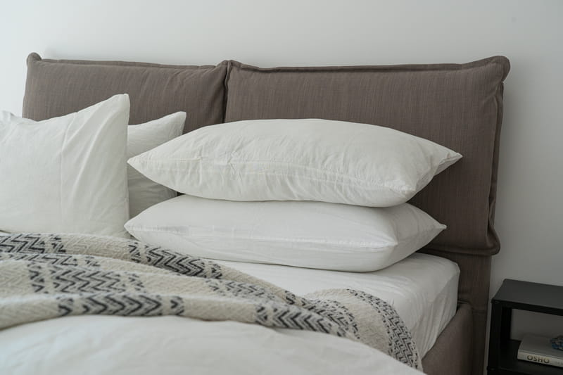Cuscini sopra materasso - Foto di Castorly Stock/Pexels.com