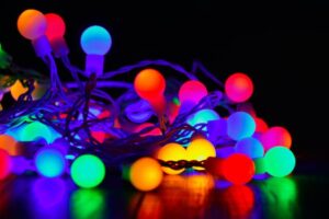 Foto di Adonyi Gábor: https://www.pexels.com/it-it/foto/link-light-decor-multicolore-1400140/