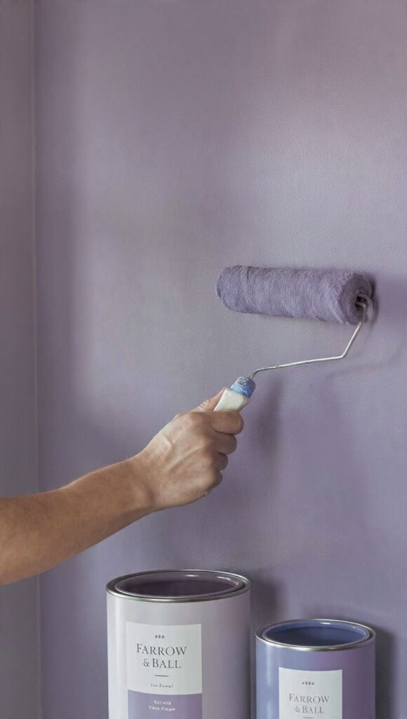 Parete color pervinca camera da letto con pittura lavabile opaca effetto seta