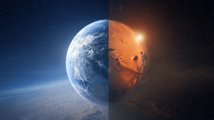 Scena divisa a metà con confronto scientifico tra Terra con cielo azzurro luminoso a sinistra e Marte con cielo rossastro polveroso a destra, atmosfere planetarie realistiche, illustrazione spaziale altamente dettagliata fotorealistica, artwork astronomico educativo stile NASA, ultra realistico, 16:9 senza testo