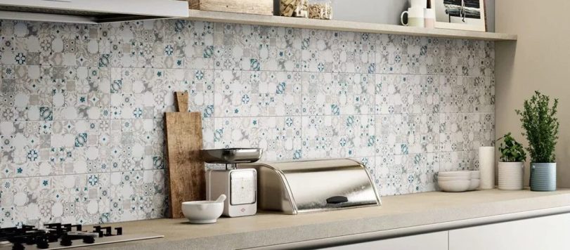 paraschizzi cucina piastrelle