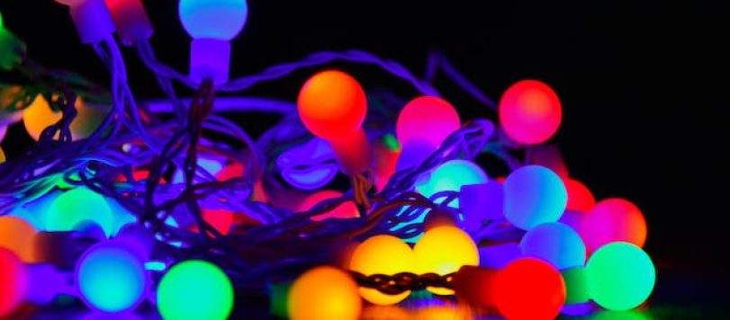 Foto di Adonyi Gábor: https://www.pexels.com/it-it/foto/link-light-decor-multicolore-1400140/